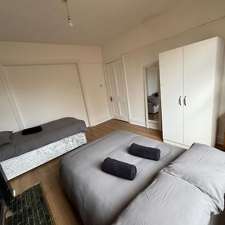 Very Nice Triple Room At 2 Iveragh Rd-5 Dublin Exterior photo