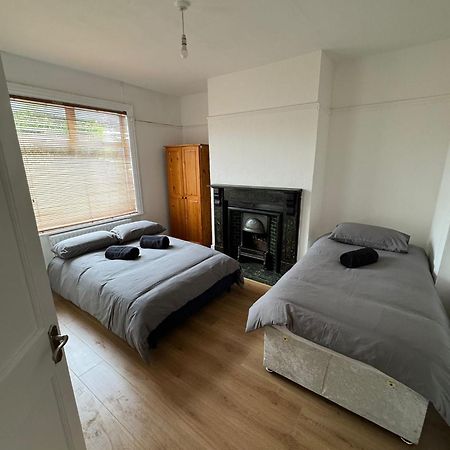 Very Nice Triple Room At 2 Iveragh Rd-5 Dublin Exterior photo